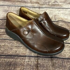 Clarks Unstructured Shoes Womens 8.5 M Un Loop 2 Walk Slip On Dark Brown Leather